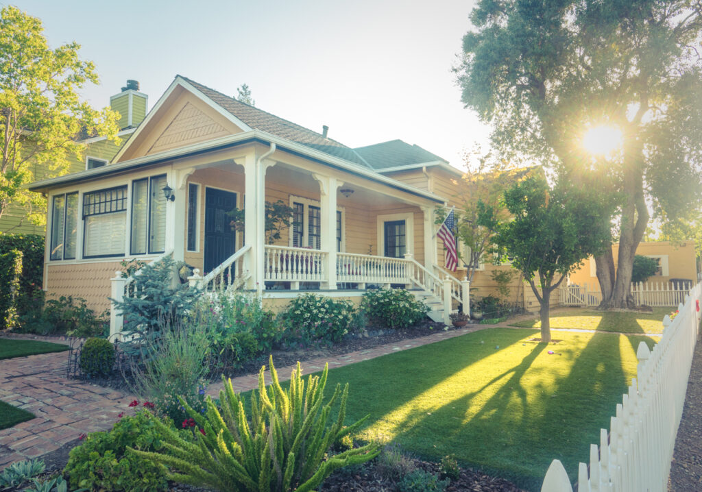 home apartment renters insurance services house in sunlight